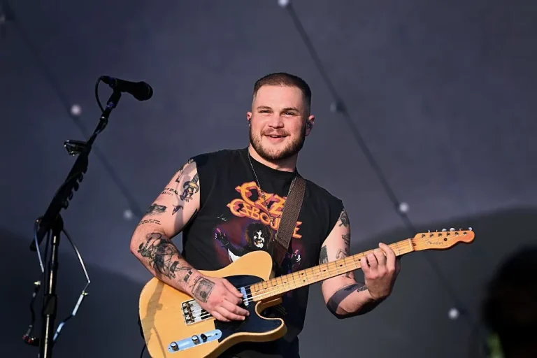 Zach Bryan Seemingly Takes Shot At ICE On New Song