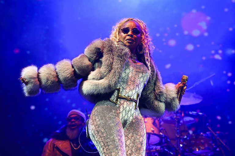 Mary J. Blige Explains Tour Memes, Says She Was Exhausted