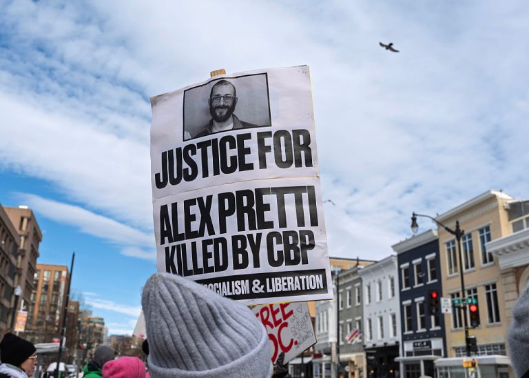 Karoline Leavitt Dodges Alex Pretti Question