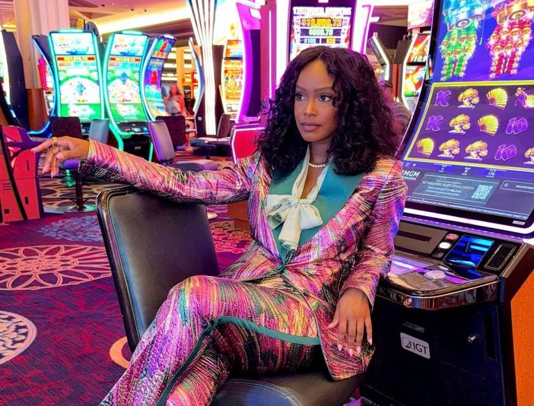 Mirror-Mesmerizing AKAs Who Stunned At The 72nd Boule